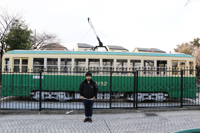 都電荒川線の車両と記念写真